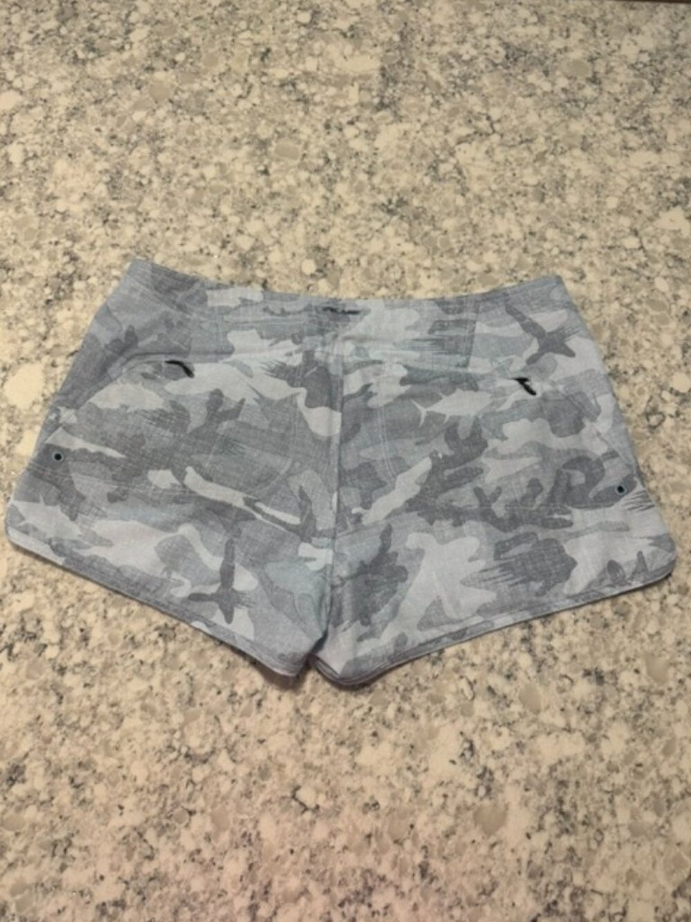 Pelagic Moana Hybrid Short- Size 4- Like New! - Picture 2 of 4